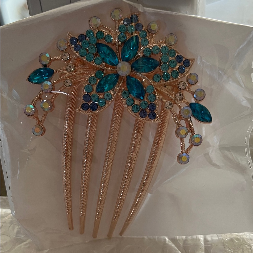 Elegant Blue and Gold Hair Comb